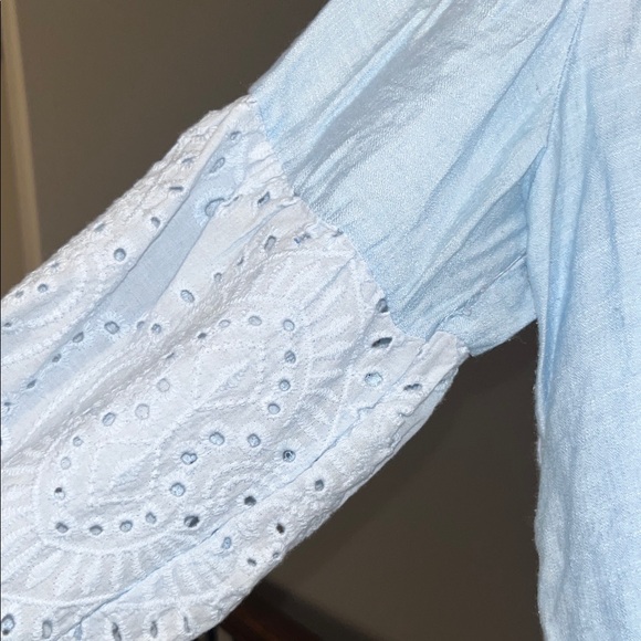 Women's Blue Button-Up Top - Picture 4 of 4